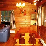 на берегу живописного озера Feriehus *