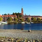 на берегу живописного озера Feriehus Kerimäki