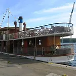 Feriehus на берегу живописного озера *