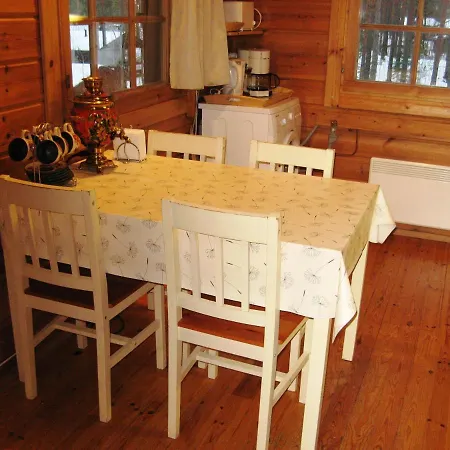 на берегу живописного озера *