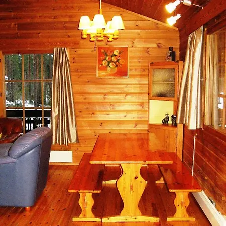 на берегу живописного озера بيت للعطل *