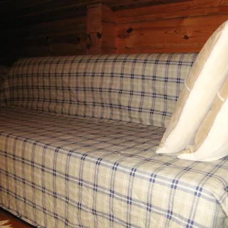 на берегу живописного озера 凯里迈基