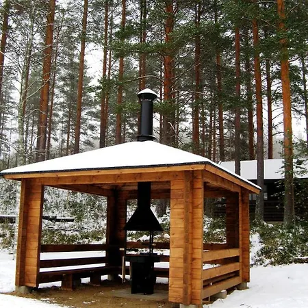 на берегу живописного озера Tatil Evi