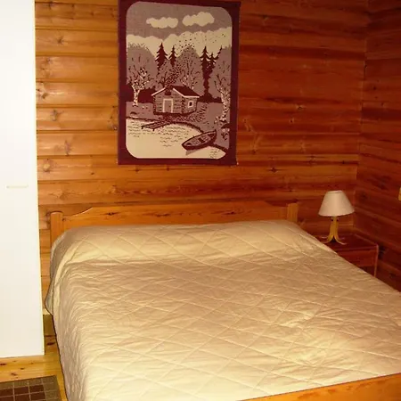Holiday home на берегу живописного озера *