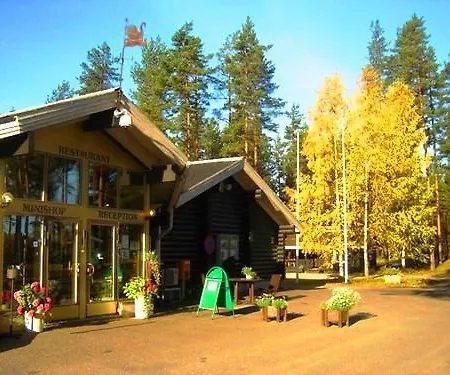 на берегу живописного озера Дом отдыха