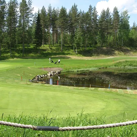 на берегу живописного озера Дом отдыха