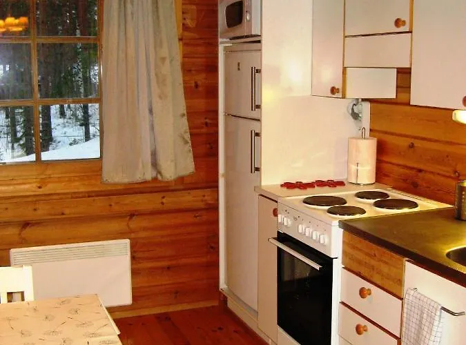 펜션 на берегу живописного озера 케리마키