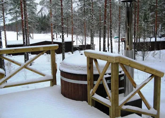 на берегу живописного озера *