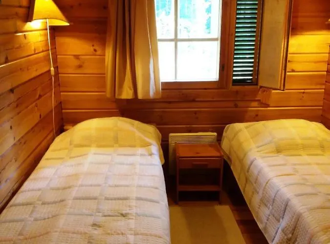 на берегу живописного озера 케리마키