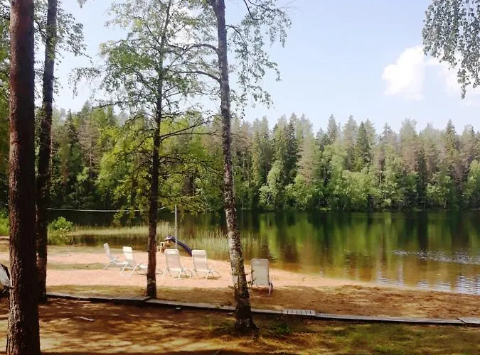 на берегу живописного озера 케리마키