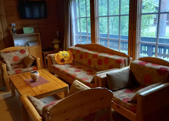 на берегу живописного озера