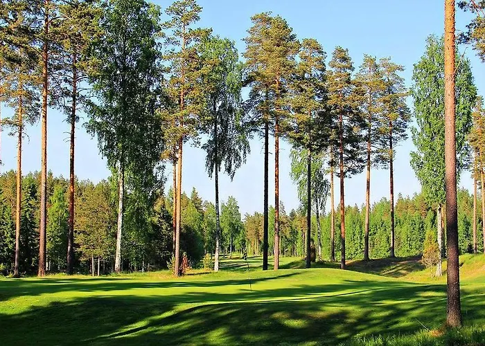 на берегу живописного озера *